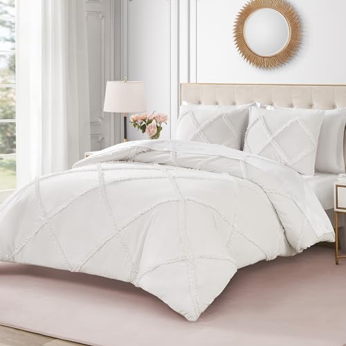 Image of Juicy Couture Diamond Queen Comforter Set - Ruffle 3-Piece Machine Washable Reversible Bedding Comforter Set, White