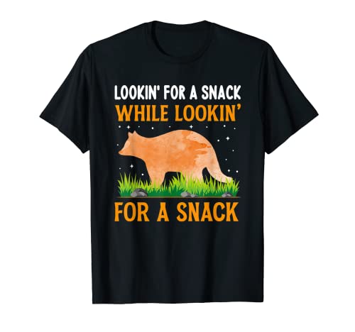 Lookin' for a Snack While Lookin' for a Snack Funny Raccoon Camiseta