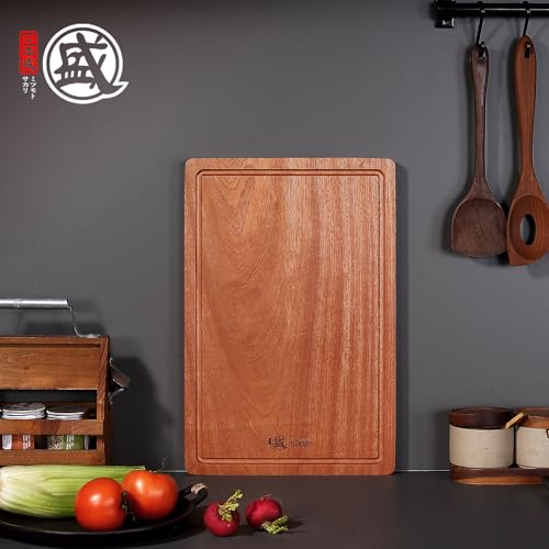 Tabla de Cortar de Madera Sapele MITSUMOTO SAKARI 18 x 12 pulgadas con Ranura para Jugos, Superficie Reversible, Asas Laterales, Ideal para Carnes, Verduras y Quesos miniatura 4