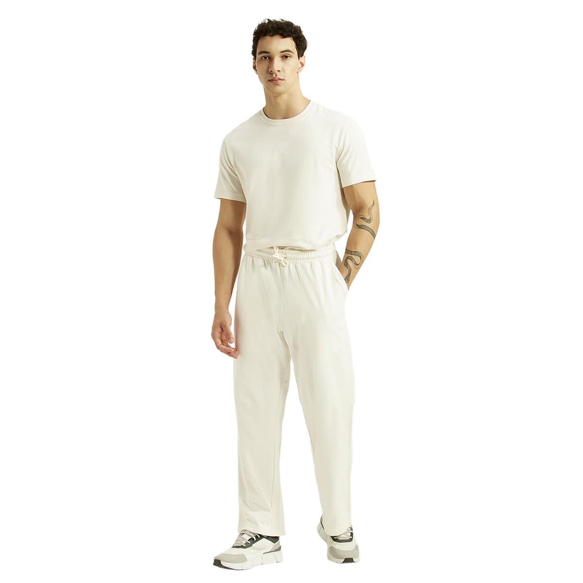 Levi's Men's Off-White Regular Fit Track-Pants in white