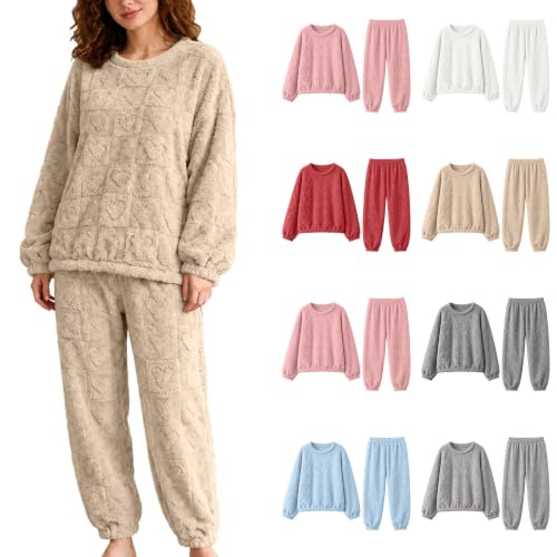 Piuwrlz Women's Heart Pattern Fleece Pajama Set - image 1