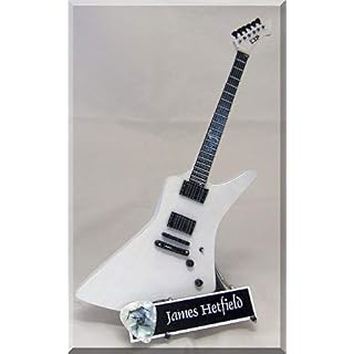 JAMES HETFIELD Guitare Miniature avec médiator METALLICA Snakebyte - Les Beatles, Paul McCartney, John Lennon, RIngo Starr, George Harrison