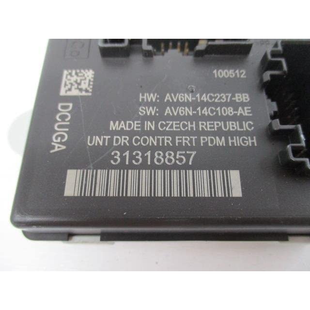 Amazon.co.jp: 24年 ボルボ V60 DBA - FB4164T (12) 左前 ドア 