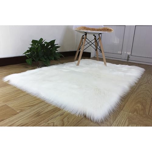 Tapis en fourrure synthétique à poils longs et dossier isolant