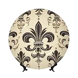 Assiette en céramique motif chevalier fleur de lys et armoiries Taille : les assiettes en céramique personnalisées mesurent 15,2 cm, 17,8 cm, 20,3 cm, 25,4 cm. Vaisselle avec présentoir robuste, polyvalente et élégante. Cette belle assiette est une décoration parfaite pour votre maison, bureau, café, studio, club, bar, etc. Cette plaque décorative murale de bureau comprend : plaque décorative + base + crochet + une pièce autocollante