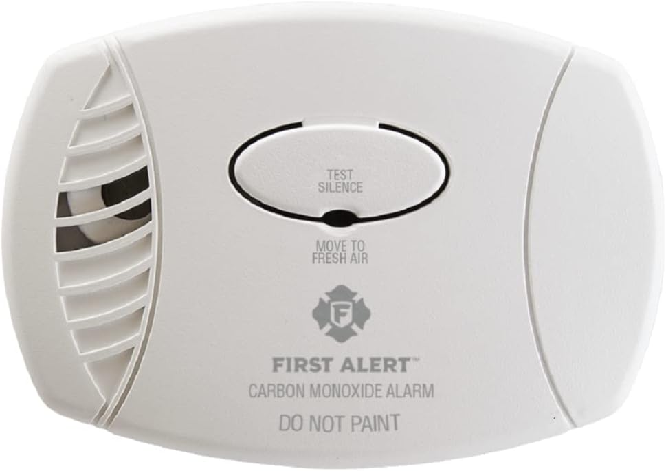 First Alert 1039734 Fat Plug-in Carbon Monoxide Alarm with Battery Backup, 8.50″ x 6.75″ x 2.25″