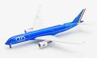 Amazon.co.jp: Aviation 1:400 完成品 ITA AIRWAYS for Airbus