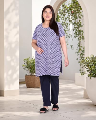 Image of In Love Women's All-Over Printed Cotton Plus Size Longline T-Shirt with Pockets