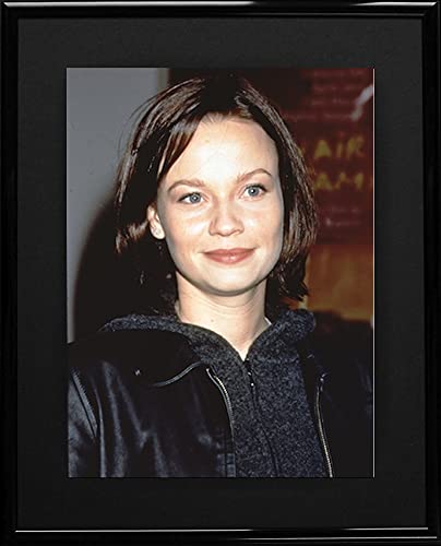 Gerahmtes Foto Samantha Mathis Cover