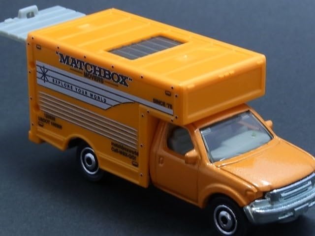 Matchbox MBX Construction Turf Hauler Dump Truck - 2017 Maroon & Gray 1:64 Scale Die-Cast