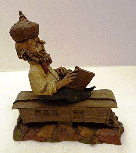 Tom Clark Gnomes 1988"P.S. Gnome Figurine Sitting on Top of