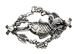 3,2 x 4,5 cm Schnabel-Schmuck Herren-Brosche Fischereiabzeichen Fisch im Kranz Versilbert gebürstet - 002423/V178