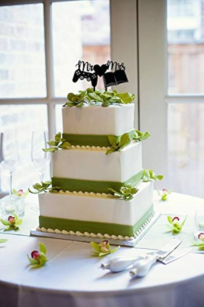 Amazon.co.jp: Mr & Mrs ウェディングケーキトッパー ゲーム