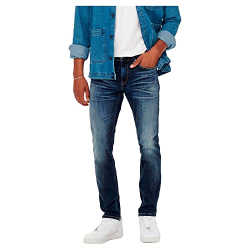 Un classico che fa una buona impressione anche in combinazione: i pantaloni in jeans dal look slavato possono anche essere combinati con un maglione alla moda