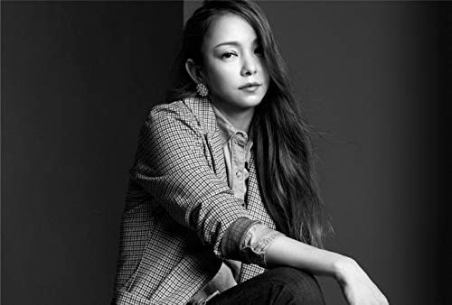 Amazon H M 安室奈美恵 コラボ ピアス ゴールドカラー エイチアンドエム 安室 奈美恵 アイドル 芸能人グッズ 通販