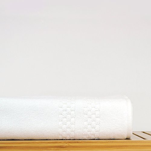 The 4 Best Airbnb Towels [2020 Review] Towel Tips & Towel Essentials