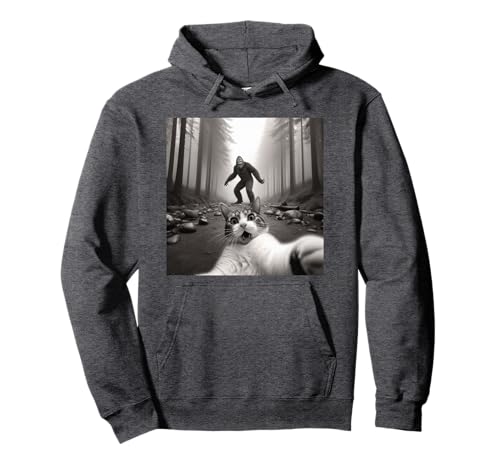 Funny Surprised Scared Cat Selfie With Sasquatsch Bigfoot Pullover Hoodie