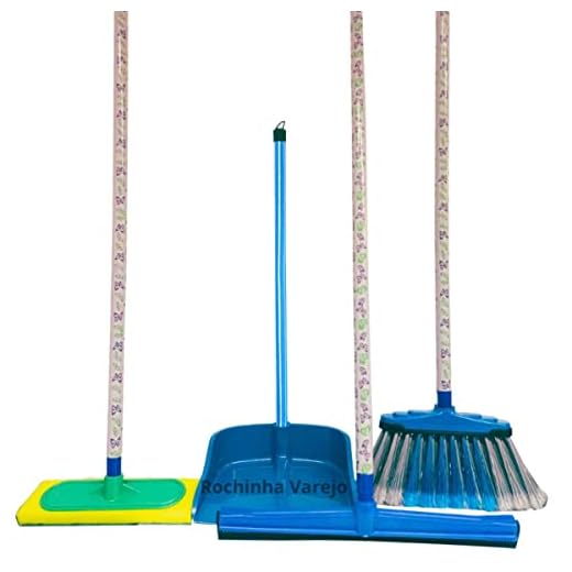 Kit com Vassoura, Rodo Grande, Pá de Lixo, Lava Azulejo Esfregão
