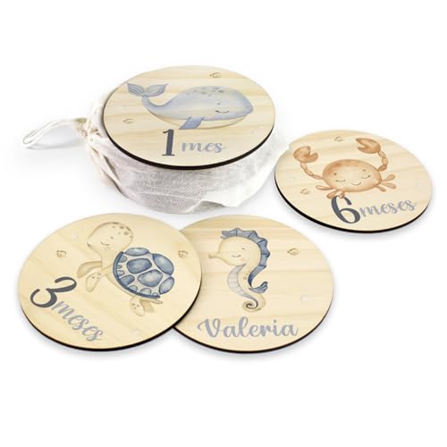 DEHOME - Placas Cumplemes Personalizadas con Nombre - Tarjetas Hito Bebé Madera Pino Natural 4mm - Impresión Directa sobre la madera - Regalo para Recién Nacido Hecho en Españao (Océano, Español)