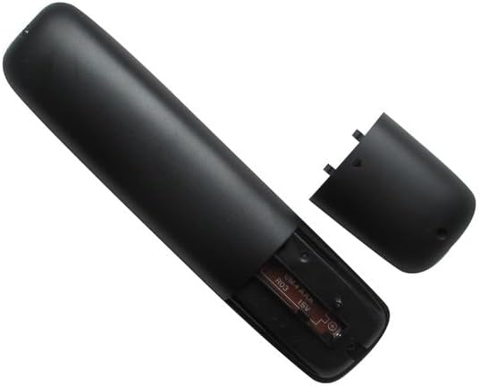 Battery compartment of the Easytry123 replacement remote control with cover removed