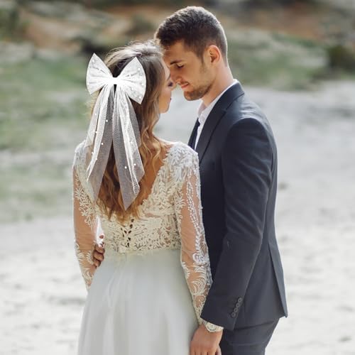 Pinza moño blanco con velo corto y perlas para novias miniatura 6