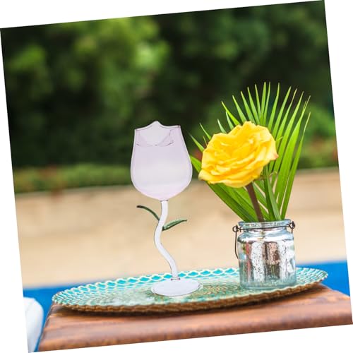 Verres à vin rose en fleur pour célébrer votre Saint-Valentin