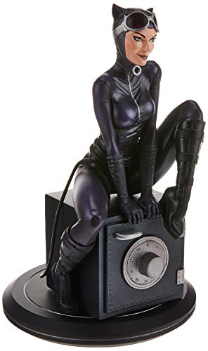 DC Collectibles DC Cover Girls: Catwoman by Joelle Jones Resin Statue