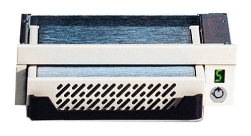 Cadre de réception Ultra ATA/133 StorCase DE75 rack interne pour baie 5,25
