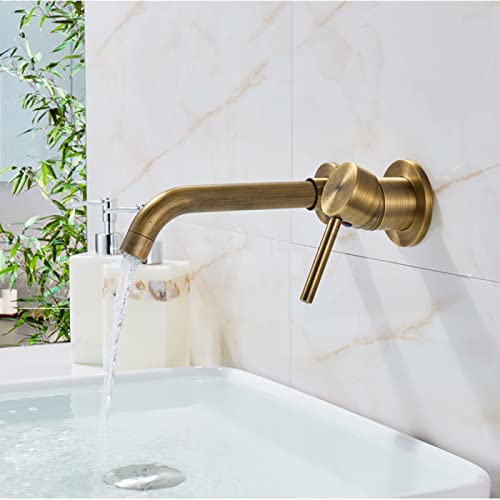 Robinet de salle de bain mural pour gagner de la place autour du lavabo