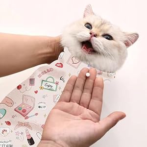 Cat Grooming Wrap, Pet Anti-Scratch Anti-Bite Adjustable Bag, Self-Adherent, Cat Wraps for Nail Cutting Teeth Brushing Ear Cleaning, Multifunctional Graffiti Pet Bag