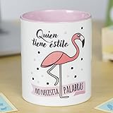 taza flamenco 📦 {Tamaño ideal, cabe todo lo que quieras} El tamaño de esta taza de porcelana es 8x10x12 y su capacidad de 330 ml. Café, té, bolígrafos o tus mejores recuerdos. Es multiusos y cabe lo que desees.