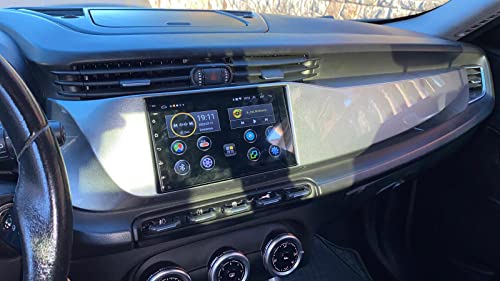 🎵 SCHERMO TOUCH 7 POLLICI HD E MULTIMEDIA IMMERSIVO 🎵 Display touchscreen ad alta definizione da 7” con colori brillanti e risposta immediata al tocco. Supporta RDS, Mirror Link, ingressi USB e Bluetooth, offrendo intrattenimento completo per guidatore e passeggeri, per un’esperienza di guida moderna e coinvolgente.