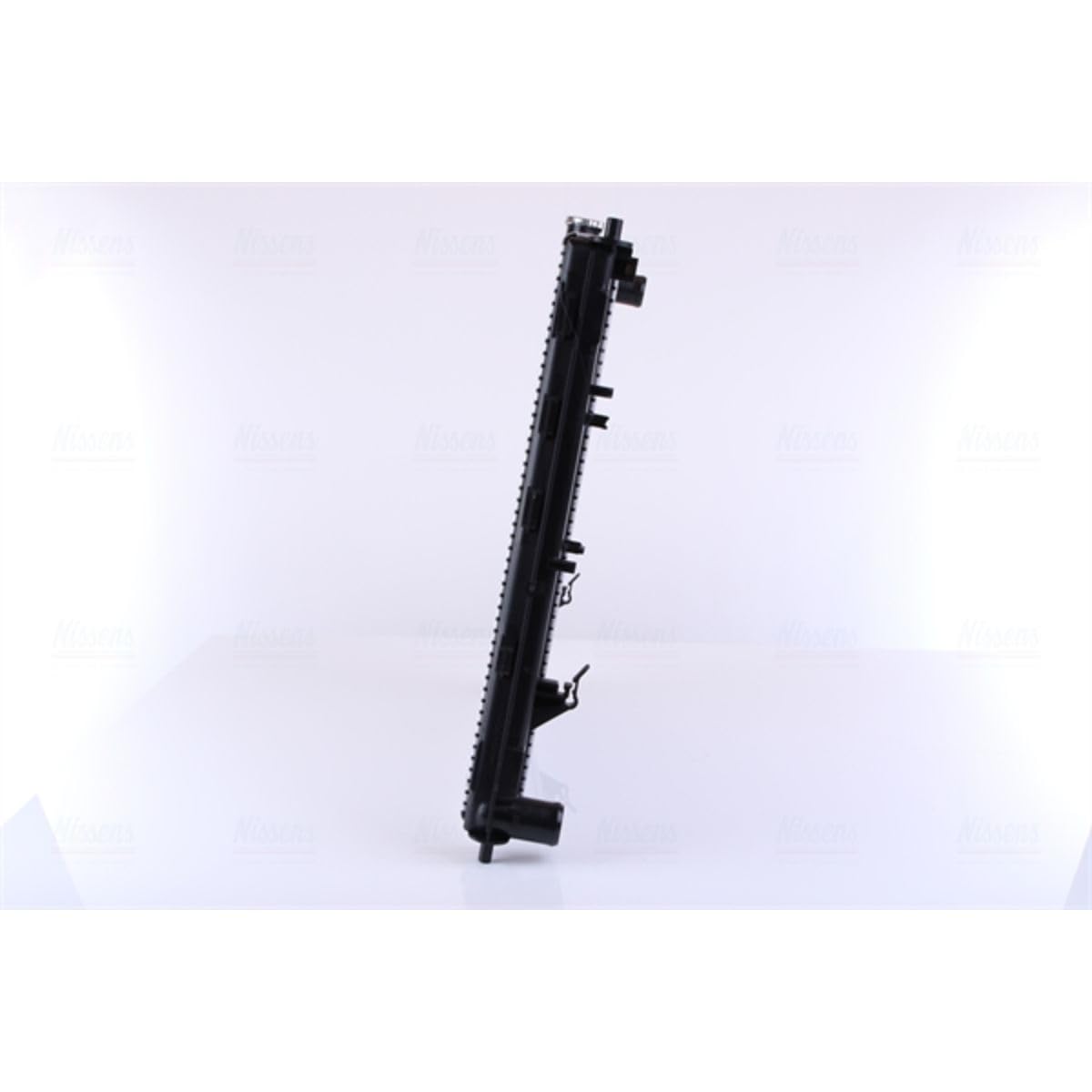NISSENS Radiatore, Raffreddamento motore 66762 Compatibile con: KIA CARENS IV