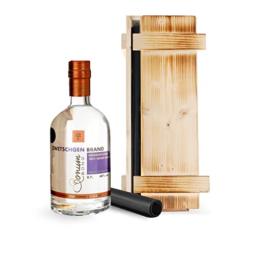 BONUM BONO Zwetschgenbrand Geschenk Grillen | 1x 0,7 Liter & Grillmatte für alle Grills | edle Holzkiste mit Zwetschgenbrand und Silikon Grillmatte 40x33cm | 40% Alkohol | Schnaps Geschenk Cover