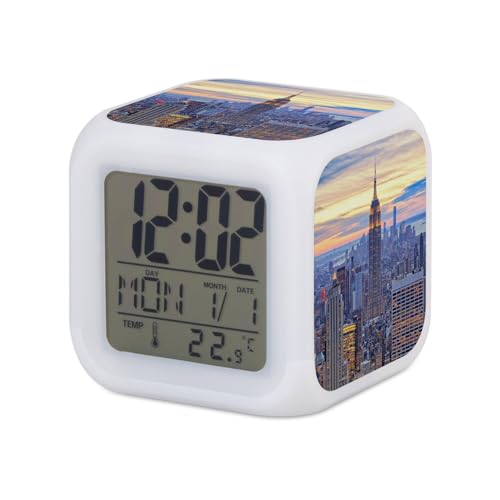 Fabulous Réveil Cube Lumineux Blanc - New York Manhattan Empire State Building Ville Nuit USA - 7,8 x 7,8 x 7,8 cm - Retro Éclairage Multicolore LED