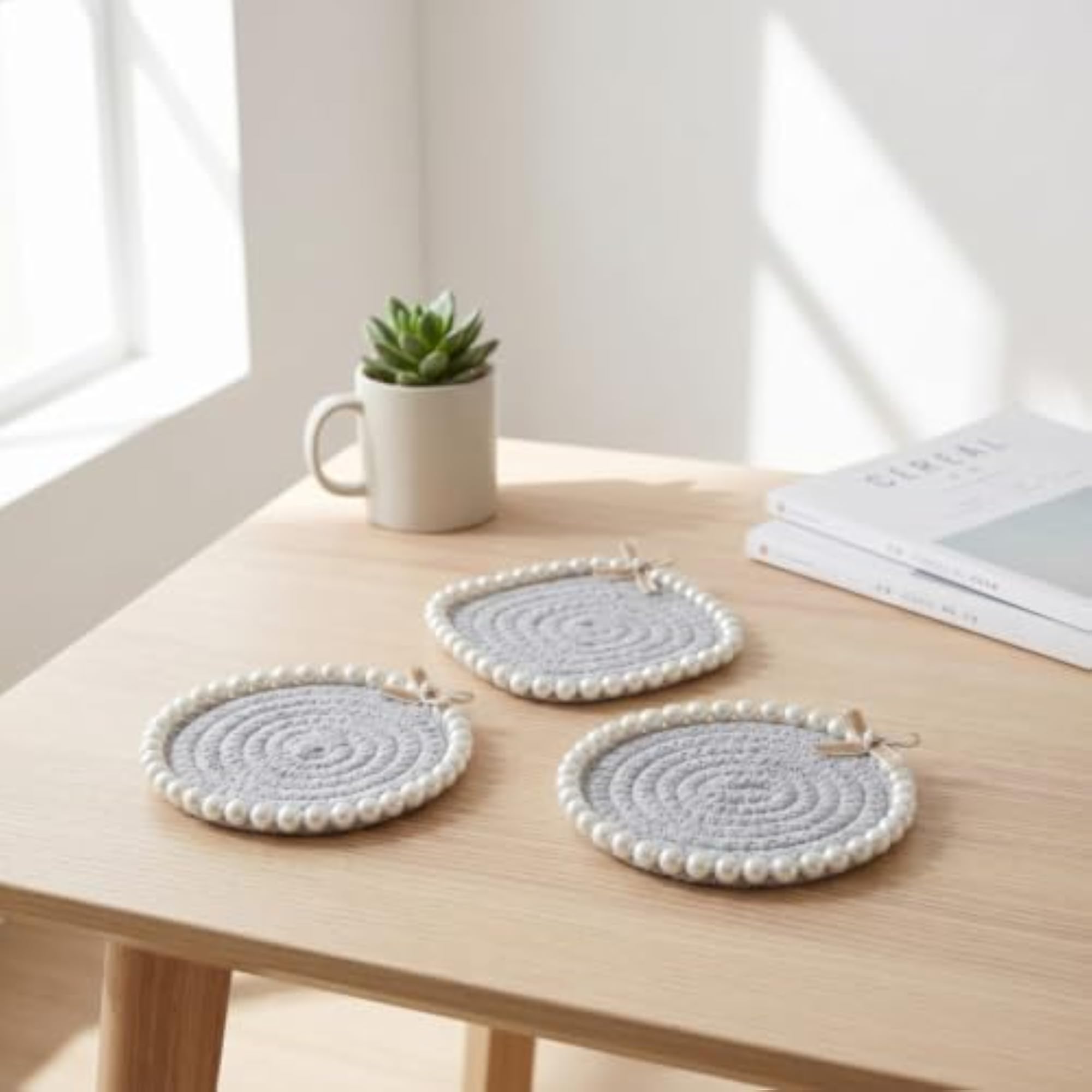 Handwoven Heat-Insulation Mat with Pearl Edge