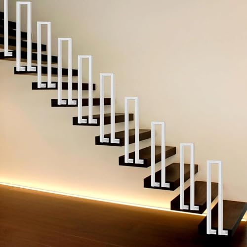 Garde-corps d'escalier intérieur compact blanc pour optimiser les petits espaces