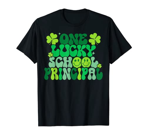 One Lucky School Principal Día de San Patricio Groovy Retro Camiseta