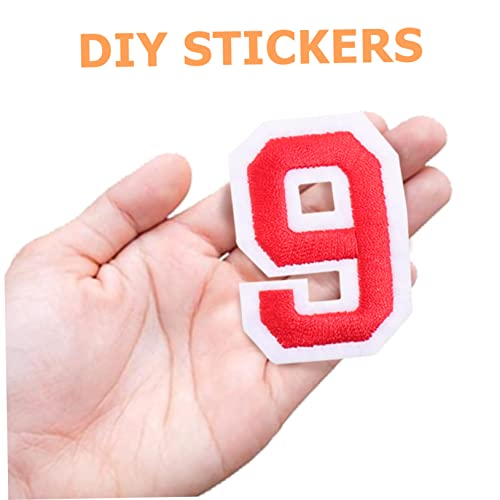 Reparación de camisetas deportivas dañadas usando calcomanías numéricas autoadhesivas 3
