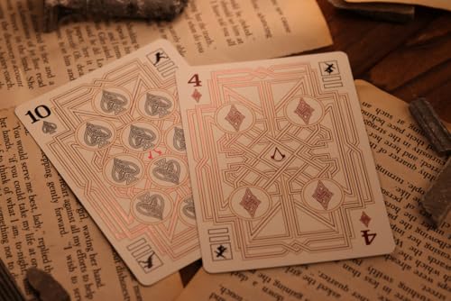 JP GAMES LTD Assassin's Creed Legacy V2 Cartes à jouer : Hidden Blade RED – Deck de luxe par Room One Cards, Deck à collectionner pour adultes, 14 ans et plus – vue 4