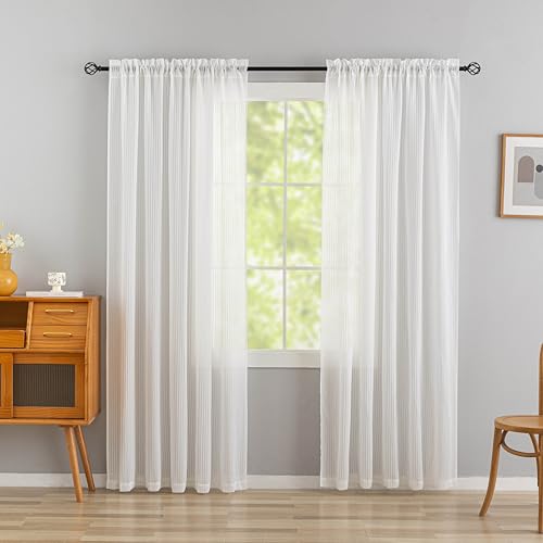 Voilages Home Brilliant : créez une ambiance cosy et lumineuse dans votre salon