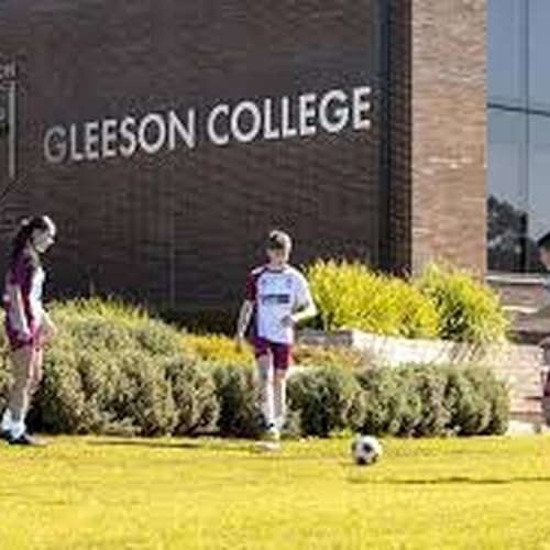 Wooden prop triggers 3 school lockdowns in Adelaide's north east