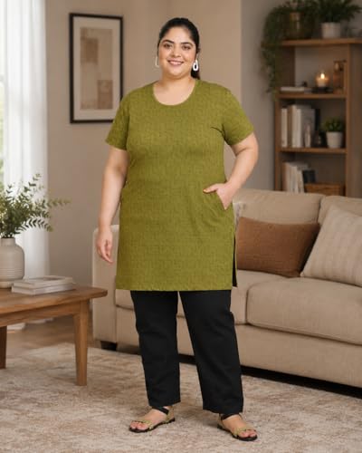 Image of In Love Women's All-Over Printed Cotton Plus Size Longline T-Shirt with Pockets