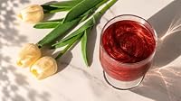 TWINKLE MY DRINK® Essbarer Glitzer Für Getränke Burgunder Rot Cocktail Glitzer Sekt Likör Glitzerpulver Lebensmittelglitzer Vegan Geschmacksneutral 12g (Burgunder Rot - Für Über 60 Getränke) – Ansicht 2