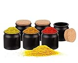 Weitere Eigenschaften - Die Gewürzdosen sind aus robuster Keramik gefertigt und werden luftdicht durch die natürlichen Korken verschlossen. Die Döschen sind säure- und laugenfest sowie mikrowellengeeignet.
