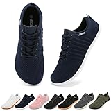 Bequemere Barfußschuhe mit Null-Absatz: Ferse und Vorfuß sind gleich weit vom Boden entfernt. Die Schuhe passen sich wie eine zweite Haut eng an die Füße an. Im Vergleich zu herkömmlichen Schuhen reduzieren Barfußschuhe deutlich das Risiko von Blasen und anderen Fußproblemen.