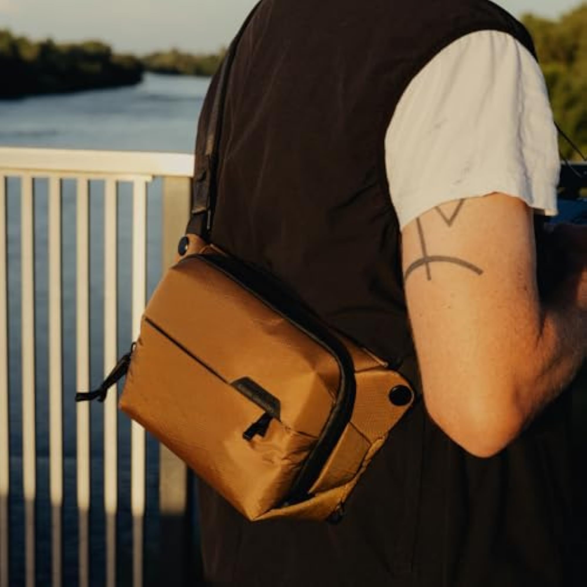 Everyday Sling 3L Coyote Sling Shoulder Bag