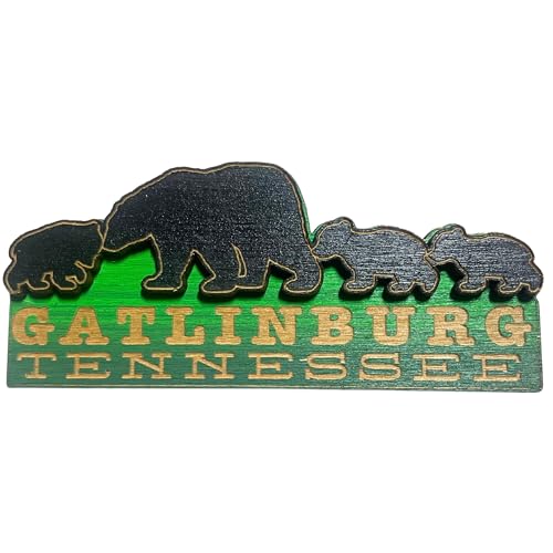 Imán de madera Bear Family Gatlinburg Tennessee 4.75 x 2 in