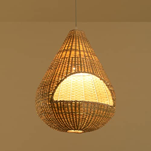 Lampes d'art en bambou pour sublimer un plafond de restaurant sombre