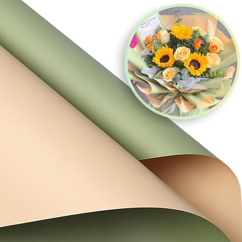 Papier cadeau double face champagne pour emballer un bouquet de fiançailles